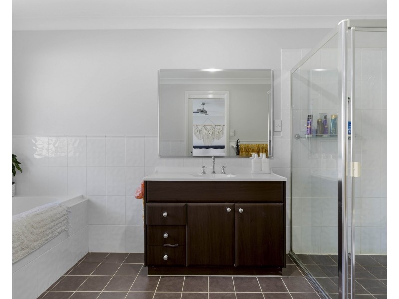 8 Robertson Street, Bowenfels NSW 2790