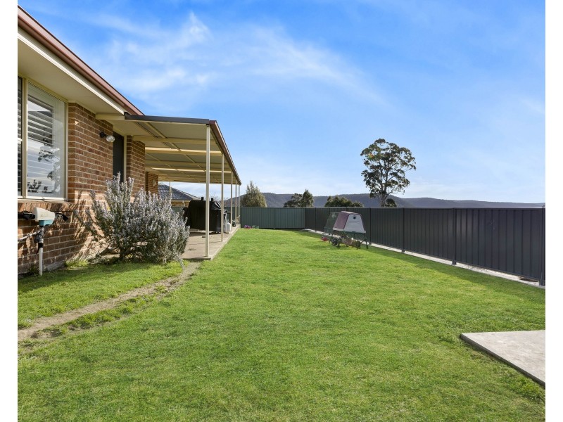 8 Robertson Street, Bowenfels NSW 2790