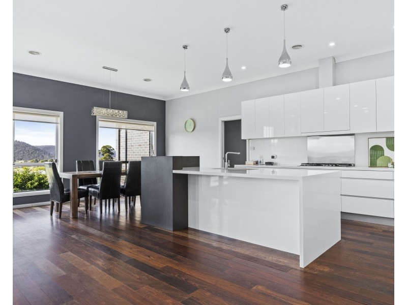 13 James O’Donnell Drive, Bowenfels NSW 2790
