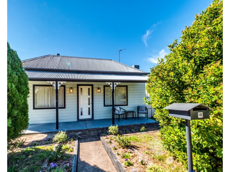 16 Burton Street, Portland NSW 2847