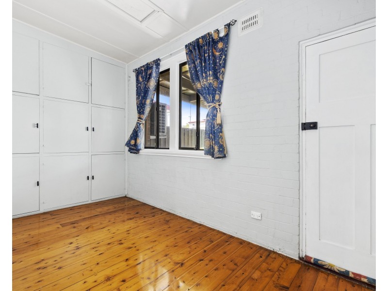 13 Read Avenue, Lithgow NSW 2790