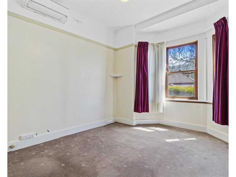 13 Read Avenue, Lithgow NSW 2790