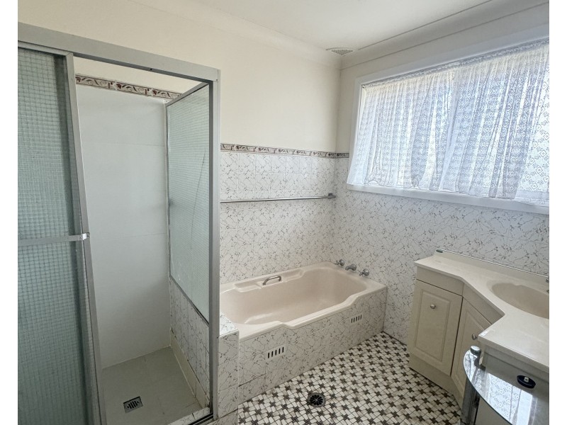 4 Rifle Parade, Lithgow NSW 2790