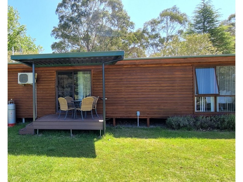 4b Hughes Lane, Marrangaroo NSW 2790