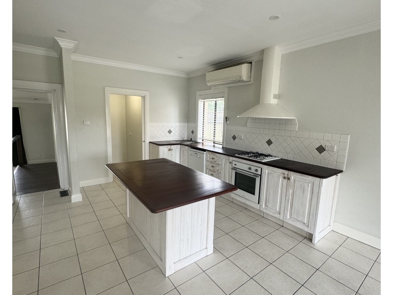 51 Rifle Parade, Lithgow NSW 2790