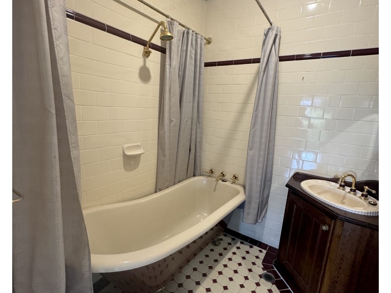 51 Rifle Parade, Lithgow NSW 2790