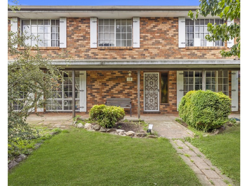 13 Carrington Avenue, Oberon NSW 2787