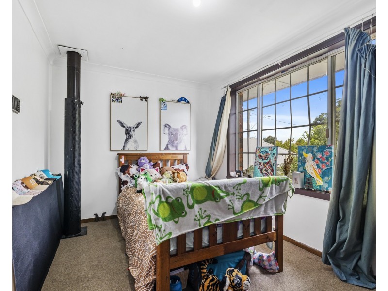 13 Carrington Avenue, Oberon NSW 2787