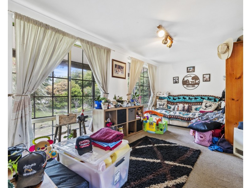 13 Carrington Avenue, Oberon NSW 2787