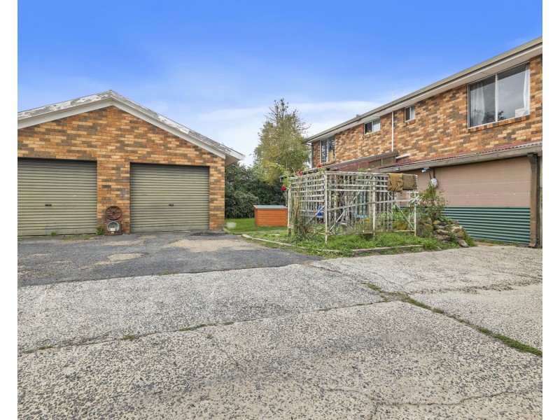 13 Carrington Avenue, Oberon NSW 2787