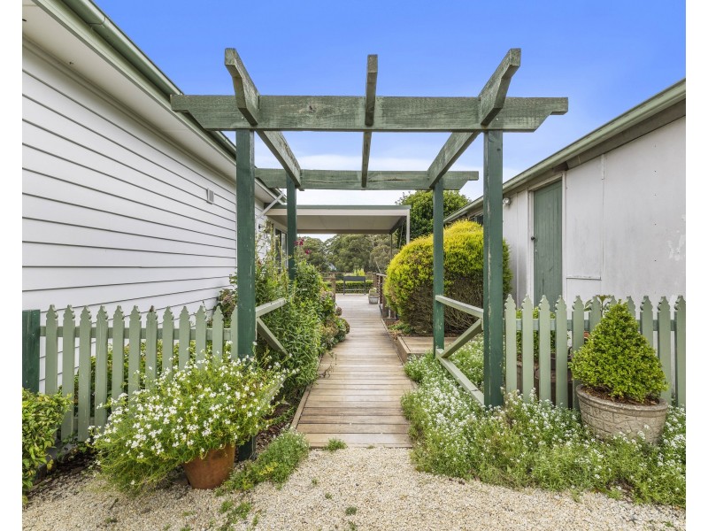 1843 Jenolan Caves Road, Hampton NSW 2790