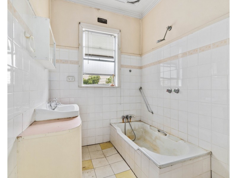 1099 Great Western Highway, Bowenfels NSW 2790