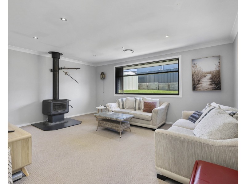 16 James O’Donnell Drive, Bowenfels NSW 2790