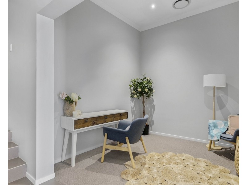 16 James O’Donnell Drive, Bowenfels NSW 2790