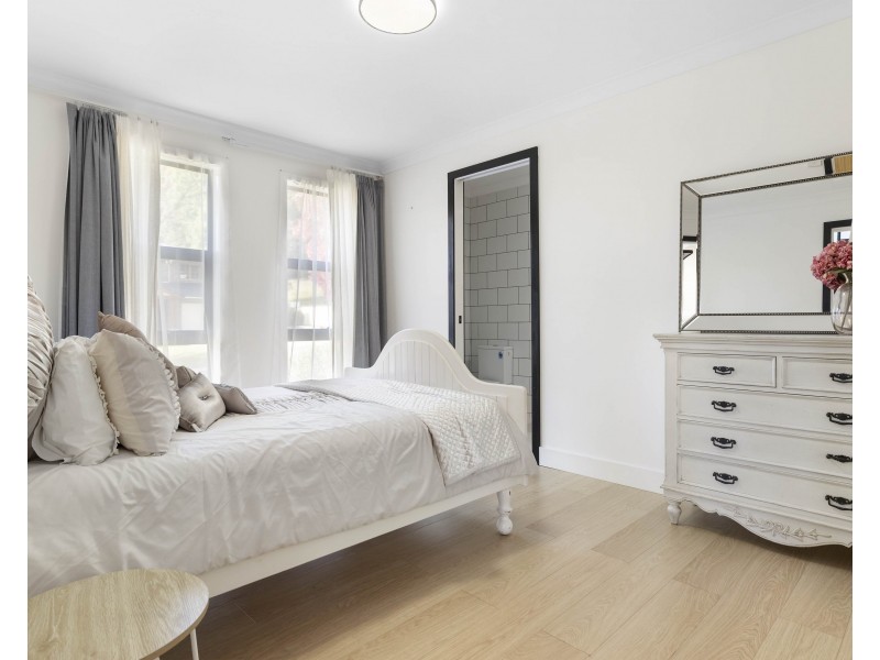 8 Bursaria Place, South Bowenfels NSW 2790