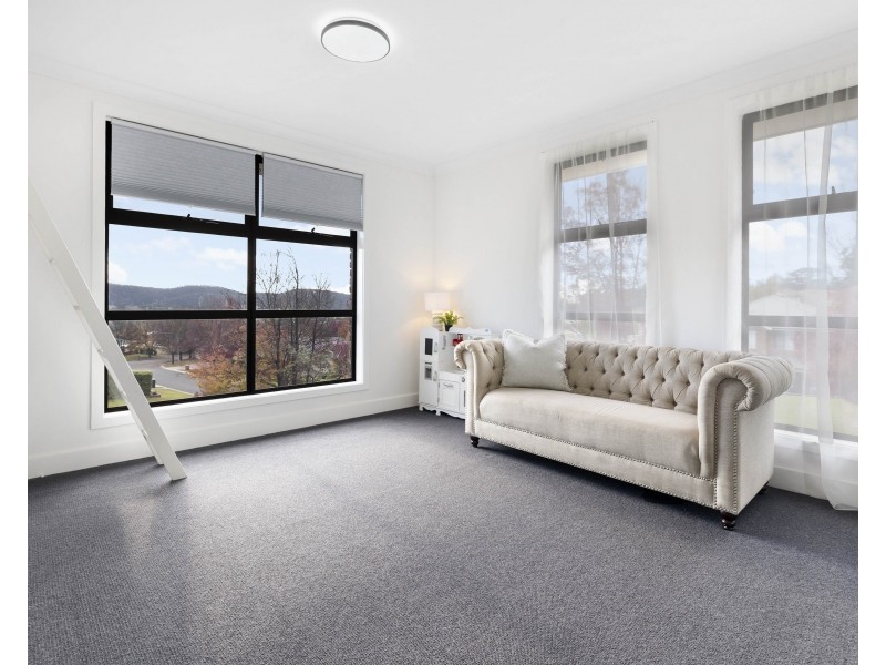 8 Bursaria Place, South Bowenfels NSW 2790