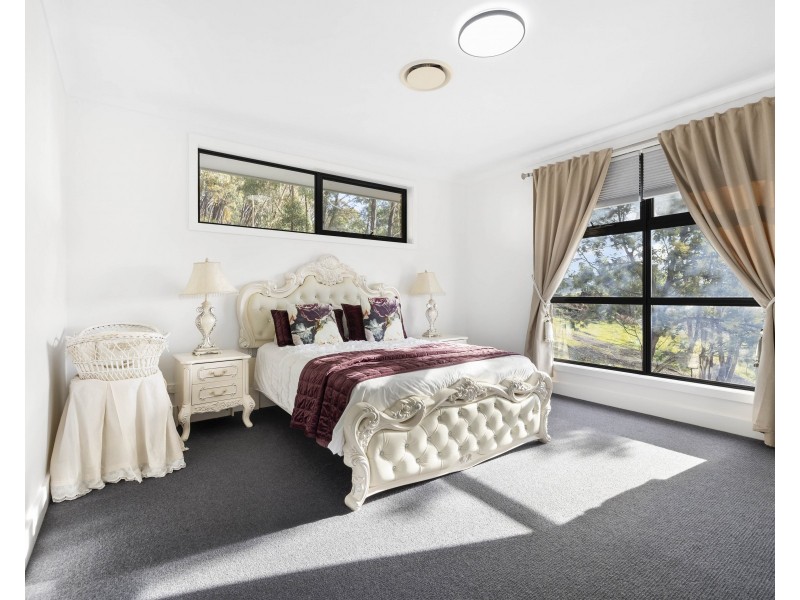 8 Bursaria Place, South Bowenfels NSW 2790