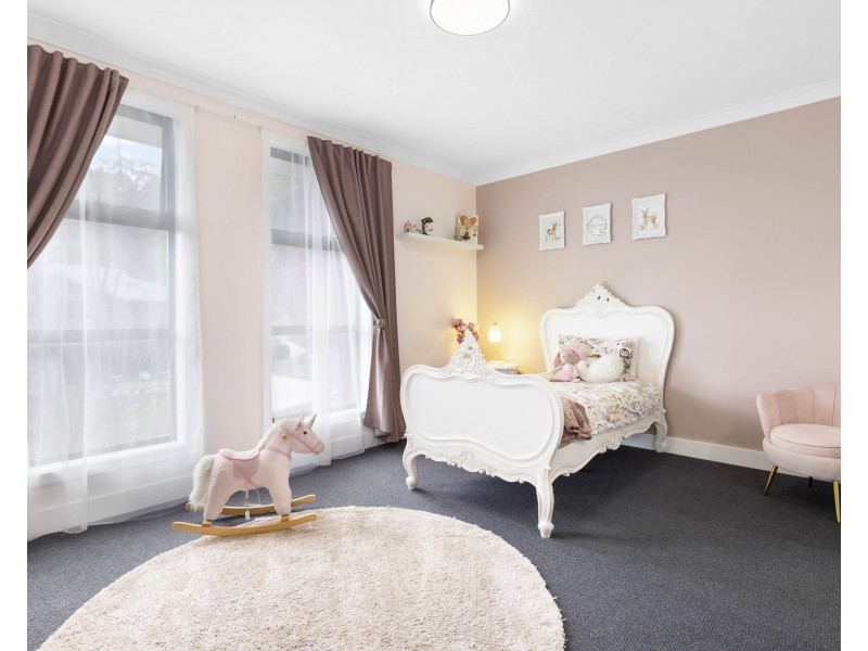 8 Bursaria Place, South Bowenfels NSW 2790