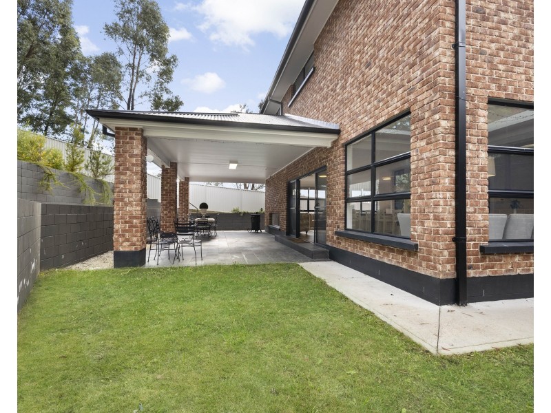 8 Bursaria Place, South Bowenfels NSW 2790