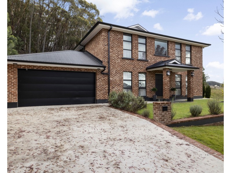 8 Bursaria Place, South Bowenfels NSW 2790