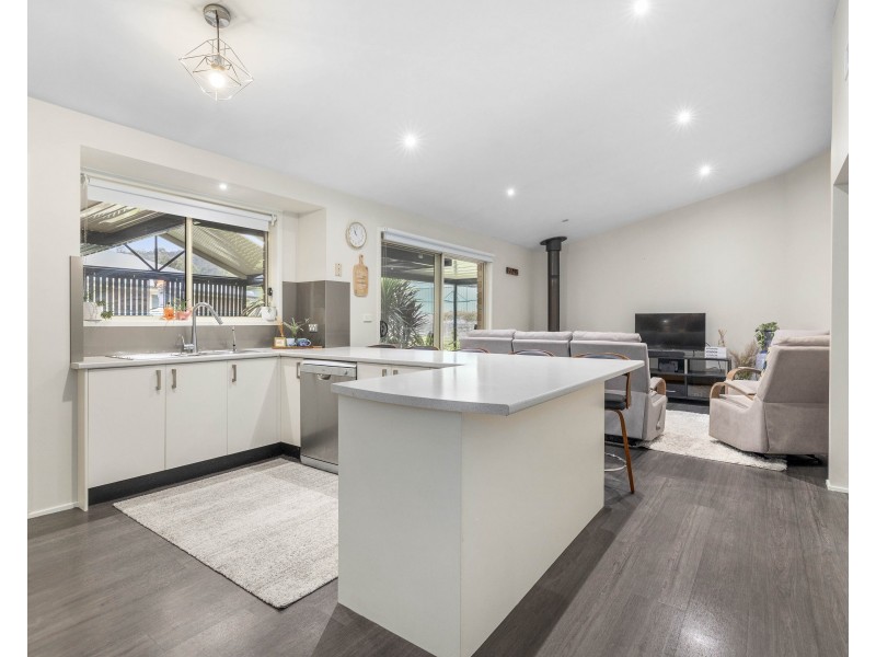 8 Mortlock Close, Lithgow NSW 2790