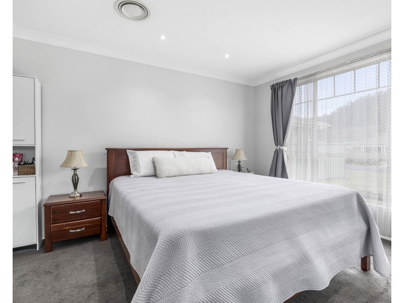 8 Mortlock Close, Lithgow NSW 2790