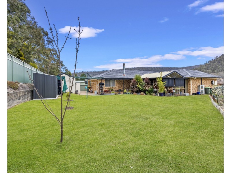 8 Mortlock Close, Lithgow NSW 2790