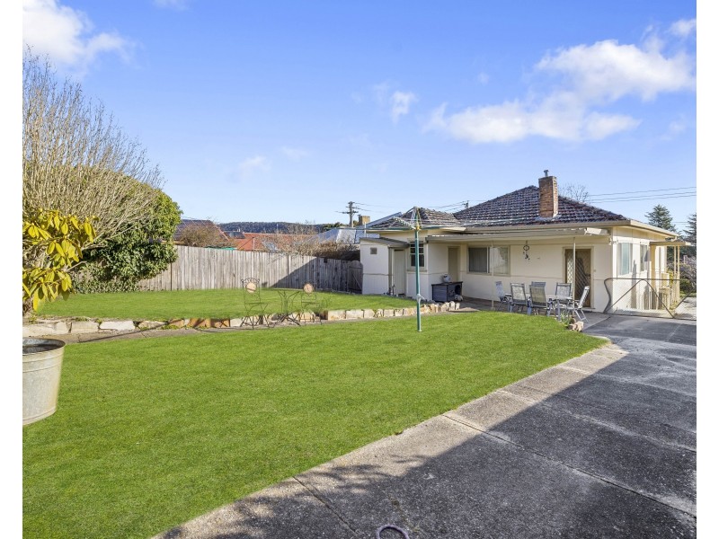 27 Sandford Avenue, Lithgow NSW 2790