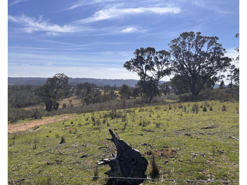 320 Camerons Road, Running Stream NSW 2850