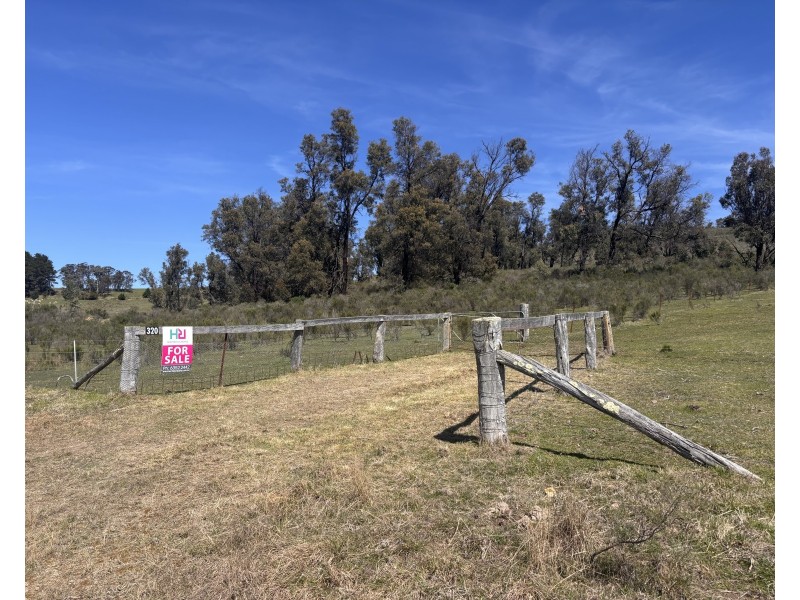 320 Camerons Road, Running Stream NSW 2850