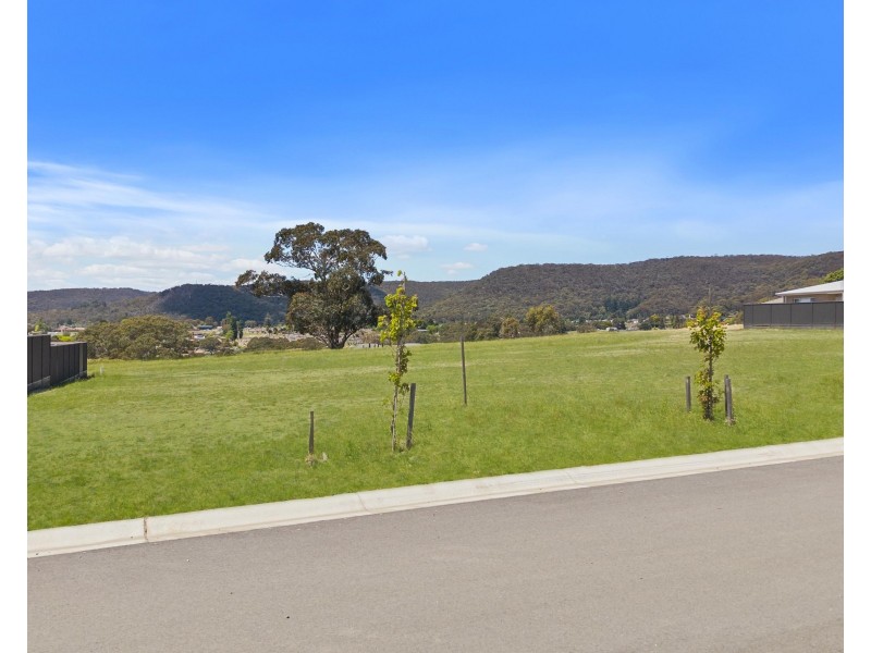49 Hillcrest Avenue, Lithgow NSW 2790