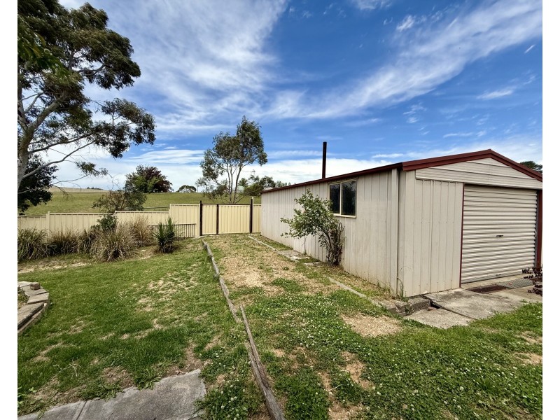 4 Cary Avenue, Wallerawang NSW 2845