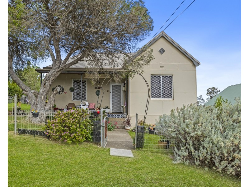11 Paine Street, Portland NSW 2847