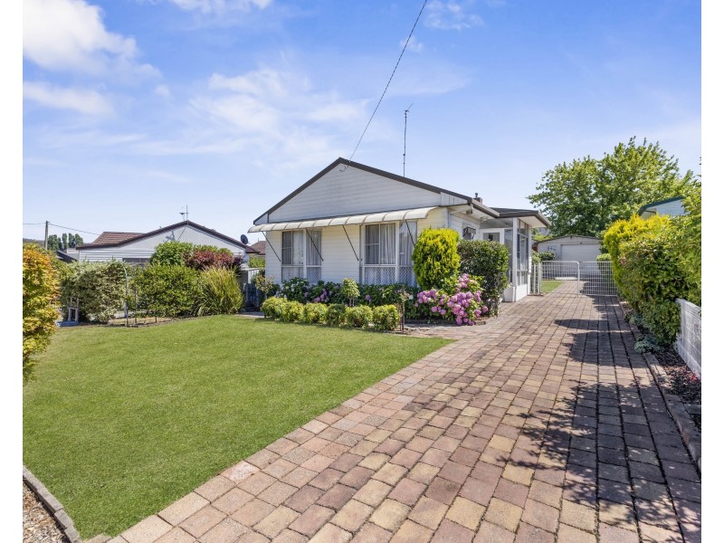 10 Caroline Avenue, Lithgow NSW 2790