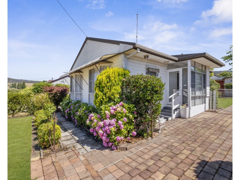 10 Caroline Avenue, Lithgow NSW 2790