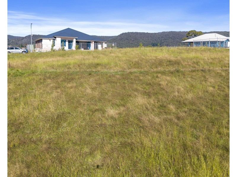 70 Hillcrest Avenue, Lithgow NSW 2790