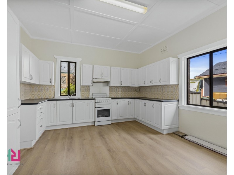 25 Sandford Avenue, Lithgow NSW 2790