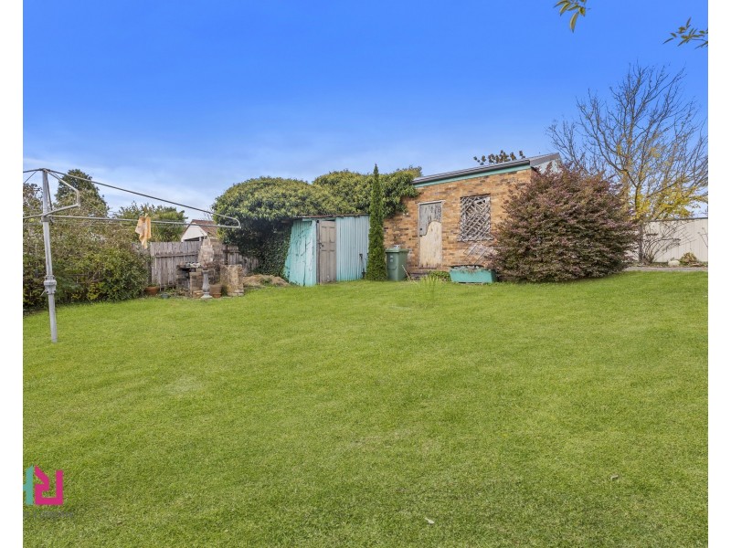 25 Sandford Avenue, Lithgow NSW 2790