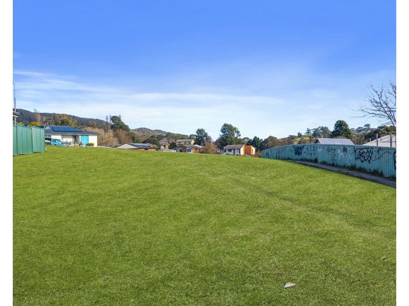 4A/4B Pirena Place, Lithgow NSW 2790