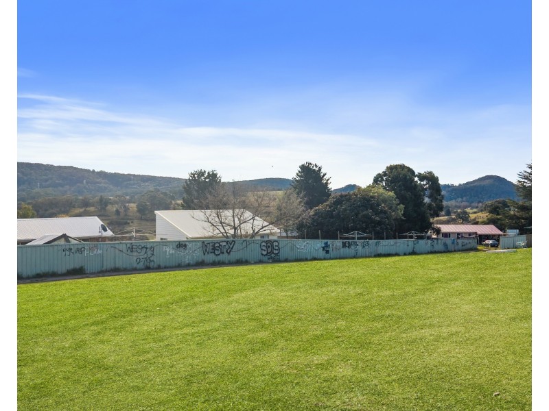 4A/4B Pirena Place, Lithgow NSW 2790