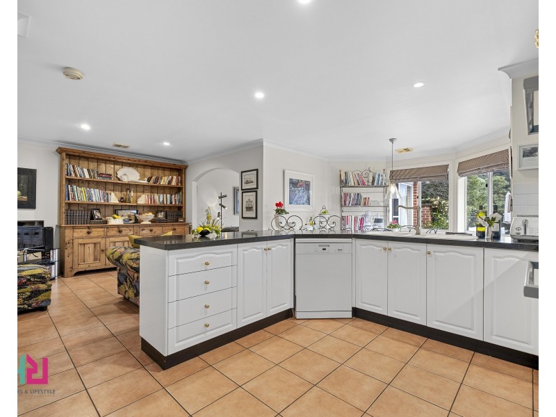 2 Robinia Drive, Lithgow NSW 2790
