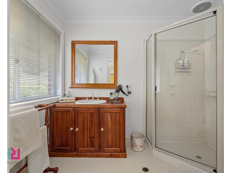 2 Robinia Drive, Lithgow NSW 2790