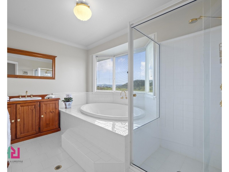 2 Robinia Drive, Lithgow NSW 2790