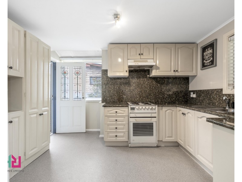 10 Mena Place, Lithgow NSW 2790