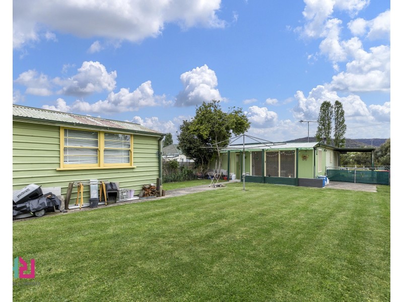 80 Sandford Avenue, Lithgow NSW 2790