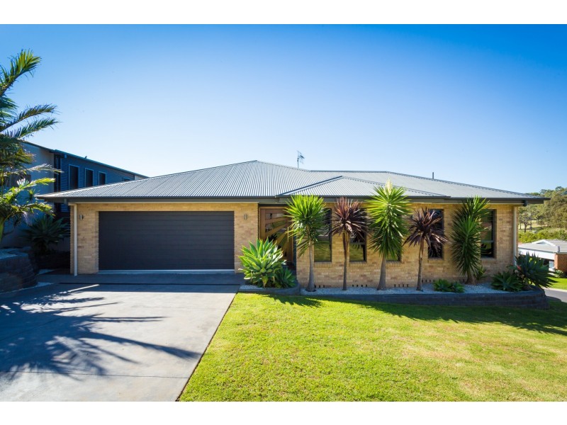 22 The Peninsula, Tura Beach NSW 2548