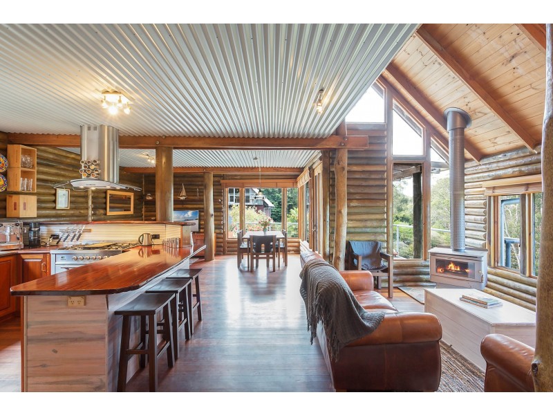 18 Thompson Drive, Tathra NSW 2550