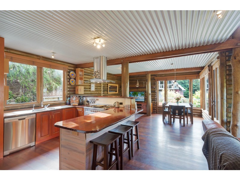18 Thompson Drive, Tathra NSW 2550