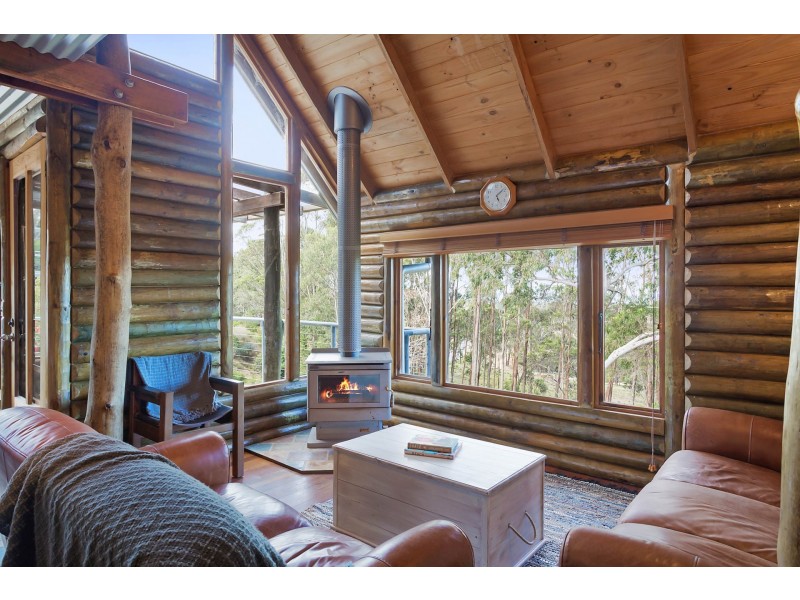 18 Thompson Drive, Tathra NSW 2550