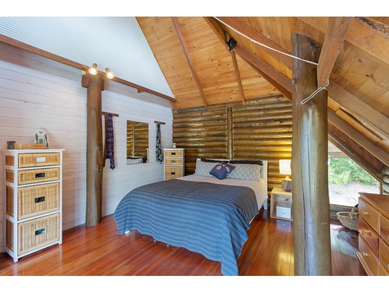 18 Thompson Drive, Tathra NSW 2550